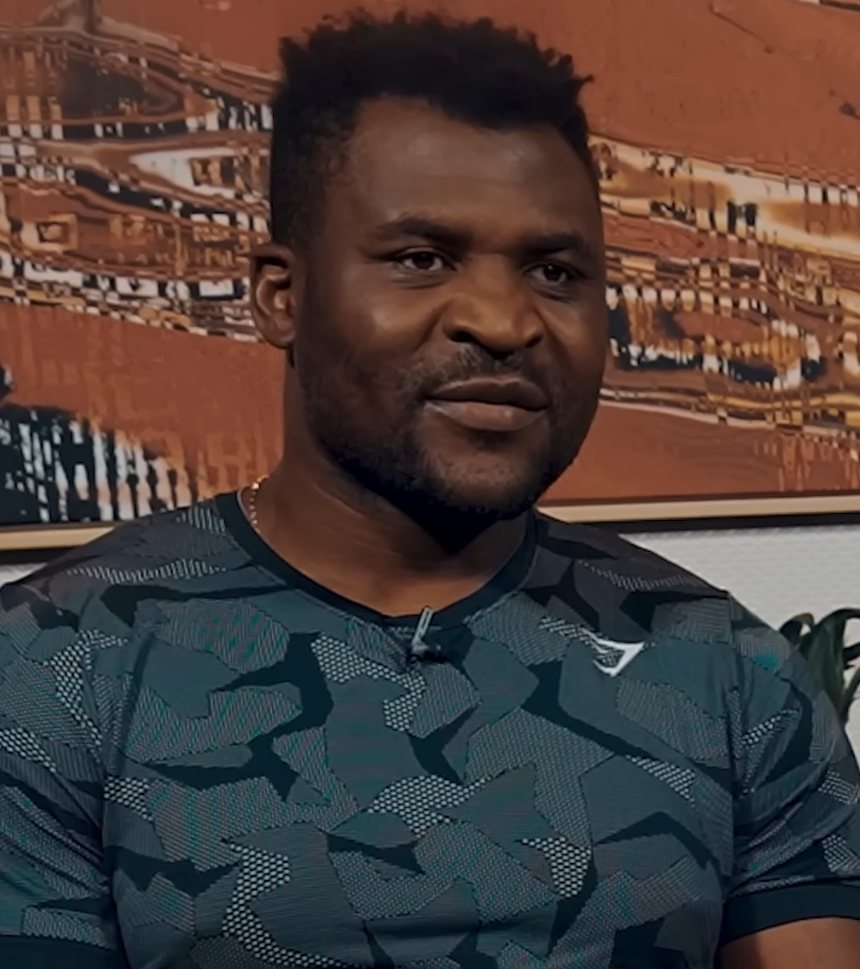 Portrait de Francis Ngannou, combattant de MMA