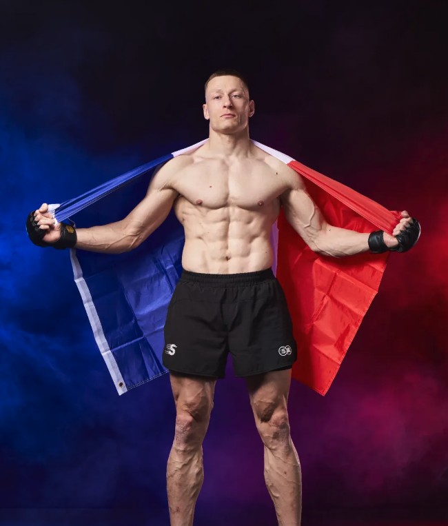 Stéphane « Smash » Coignon avec le drapeau français