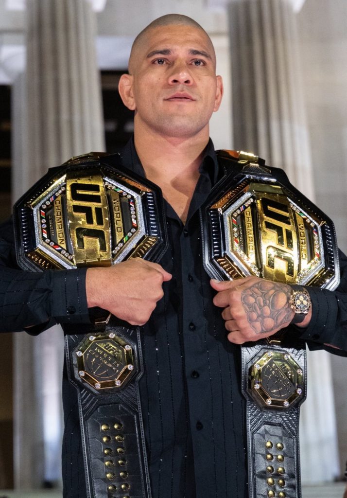 Portrait de Alex Pereira, combattant de MMA