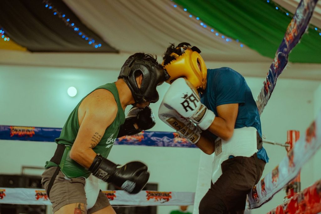 Illustration : Avis RDX F6 KARA Headgear : Le casque RDX haut de gamme pour le sparring MMA