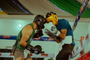 Illustration : Avis RDX F6 KARA Headgear : Le casque RDX haut de gamme pour le sparring MMA