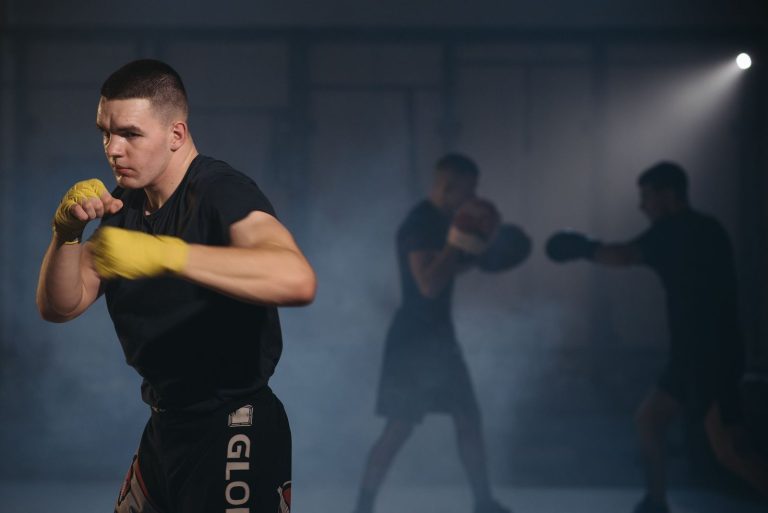 Combattant en garde pendant l'entraînement